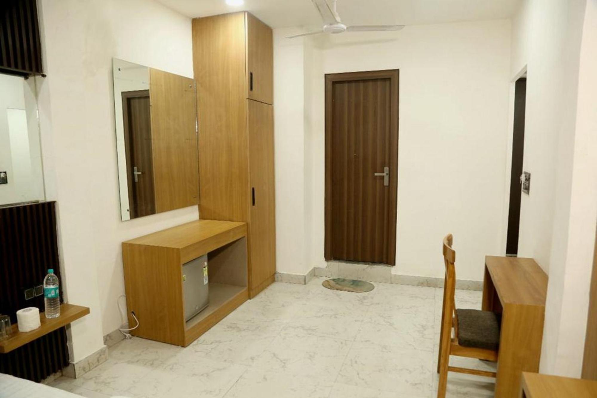 Bunk Hostel Delhi Best Backpacking Accommodation Нью-Делі Екстер'єр фото